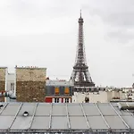 20M - Terrace And View Of The Eiffel Tower